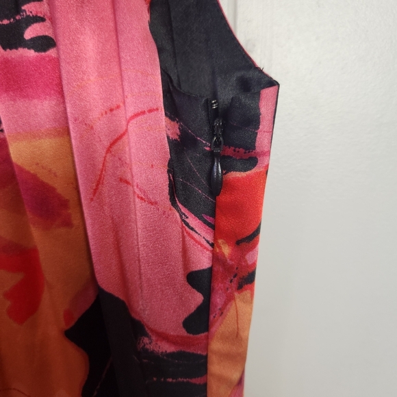 Tahari Pink Red Sleeveless Pleated Sheath Floral Dress Zip Stretch Womens Size 8 - Picture 5 of 12